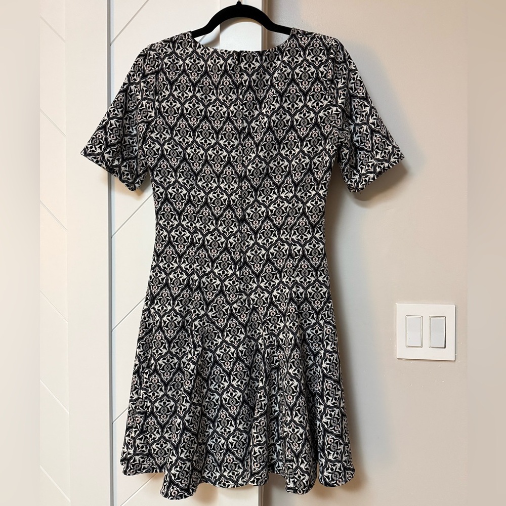 H&M Conscious Collection Black & White Geometric Fit & Flare Dress – Size 6